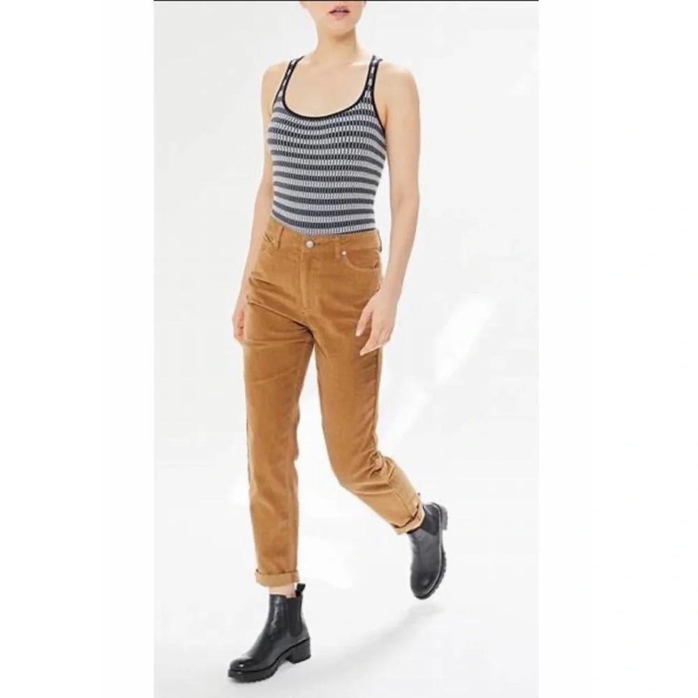 Urban Outfitters BDG Tan Mom High-Rise Corduroy Pant Size 25